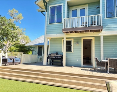 324 Julia Place - Photo Thumbnail 7