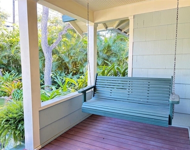 324 Julia Place - Photo Thumbnail 3