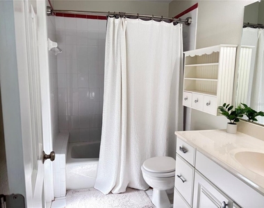 324 Julia Place - Photo Thumbnail 43