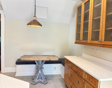 324 Julia Place - Photo Thumbnail 19