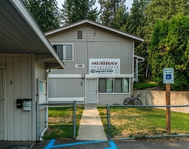 238 Sherman St - Photo Thumbnail 4