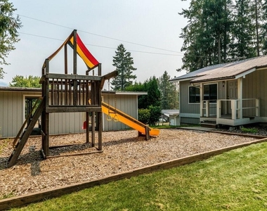 238 Sherman St - Photo Thumbnail 8