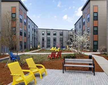 100 Cabot St - Photo Thumbnail 12