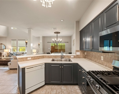 21 Stone Creek Place - Photo Thumbnail 14