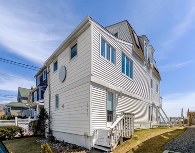1987 Fairfield Beach Road - Photo Thumbnail 21