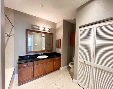 2299 Lone Star - Photo Thumbnail 3