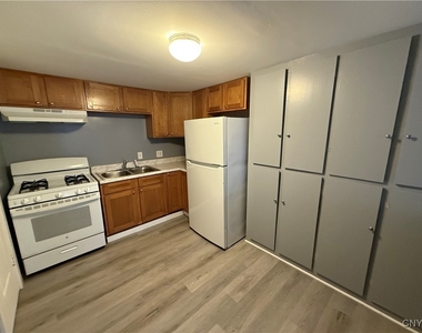 127 1/2 Matty Avenue - Photo Thumbnail 4
