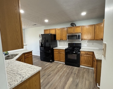 1009 Chads Ridge - Photo Thumbnail 11