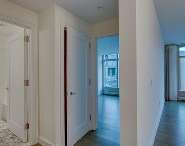15 Morris Avenue - Photo Thumbnail 9