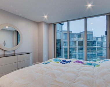 15 Morris Avenue - Photo Thumbnail 31