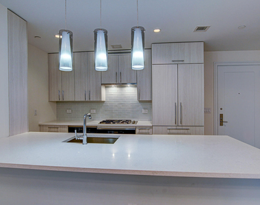15 Morris Avenue - Photo Thumbnail 2