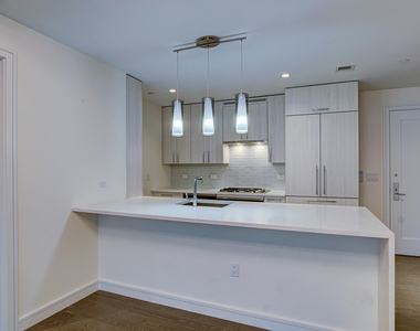 15 Morris Avenue - Photo Thumbnail 1