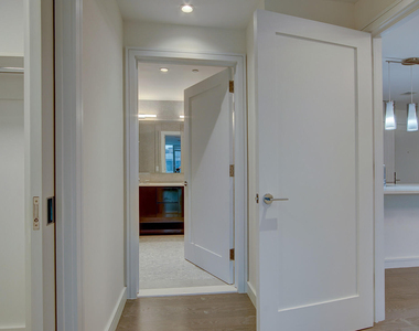 15 Morris Avenue - Photo Thumbnail 19
