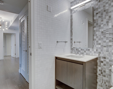 15 Morris Avenue - Photo Thumbnail 12