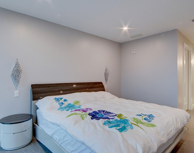 15 Morris Avenue - Photo Thumbnail 32