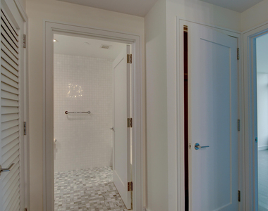 15 Morris Avenue - Photo Thumbnail 10
