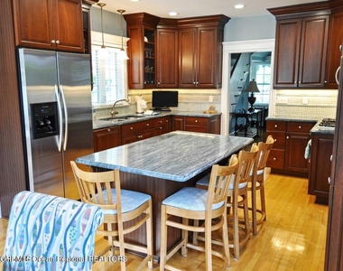 400 4th Avenue - Photo Thumbnail 7