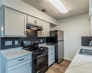 929 Vedral Place - Photo Thumbnail 6