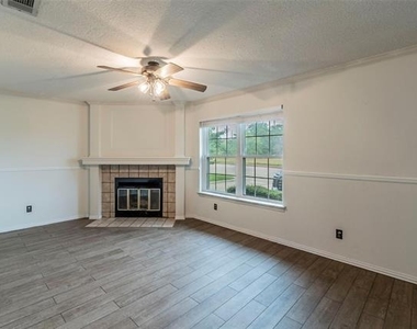 929 Vedral Place - Photo Thumbnail 4