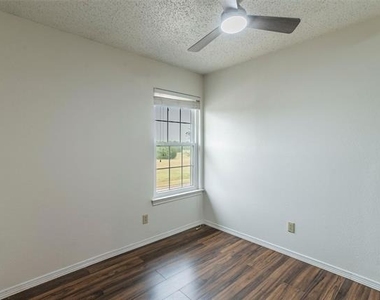 929 Vedral Place - Photo Thumbnail 17