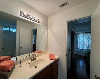 5320 Loma Vista - Photo Thumbnail 12