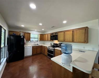 5320 Loma Vista - Photo Thumbnail 3