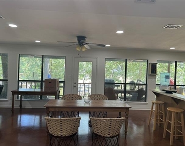 5320 Loma Vista - Photo Thumbnail 2