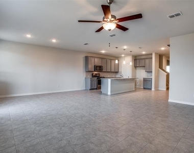 1237 Sharp Street - Photo Thumbnail 4