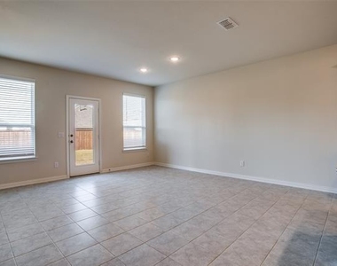 1237 Sharp Street - Photo Thumbnail 5