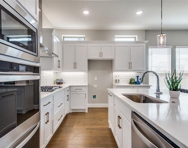 840 Belltown Drive - Photo Thumbnail 14