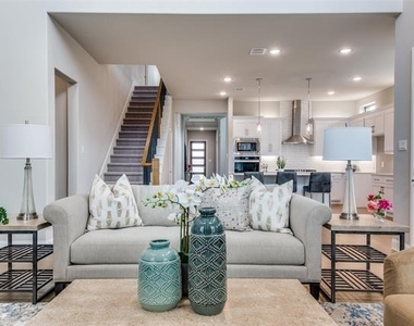 840 Belltown Drive - Photo Thumbnail 9
