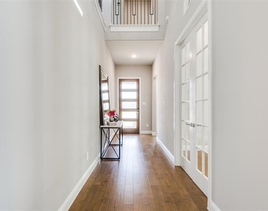 840 Belltown Drive - Photo Thumbnail 5