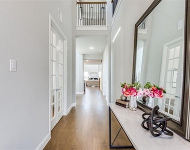 840 Belltown Drive - Photo Thumbnail 2