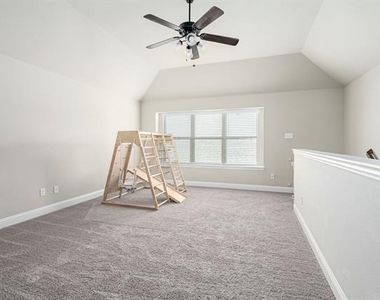 209 Michael Drive - Photo Thumbnail 16