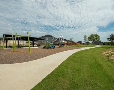 209 Michael Drive - Photo Thumbnail 27