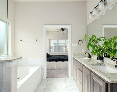 209 Michael Drive - Photo Thumbnail 13