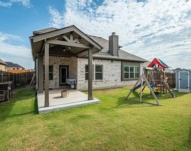209 Michael Drive - Photo Thumbnail 23