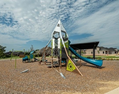 209 Michael Drive - Photo Thumbnail 29
