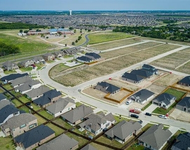 209 Michael Drive - Photo Thumbnail 38