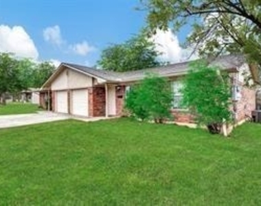 307 N Jordan Street - Photo Thumbnail 1