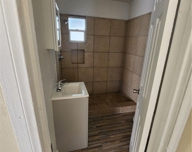 3717 W Imperial - Photo Thumbnail 4