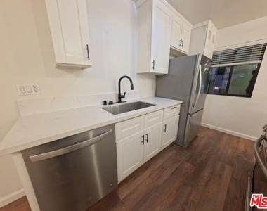 6607 N Figueroa Street - Photo Thumbnail 4