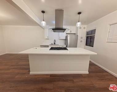 6607 N Figueroa Street - Photo Thumbnail 11