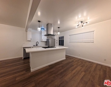 6607 N Figueroa Street - Photo Thumbnail 10