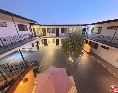 6607 N Figueroa Street - Photo Thumbnail 23