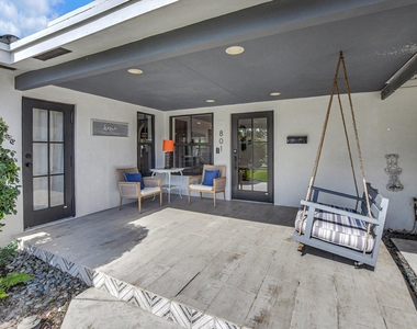 801 Sw 5th Street - Photo Thumbnail 2