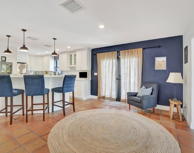 801 Sw 5th Street - Photo Thumbnail 8