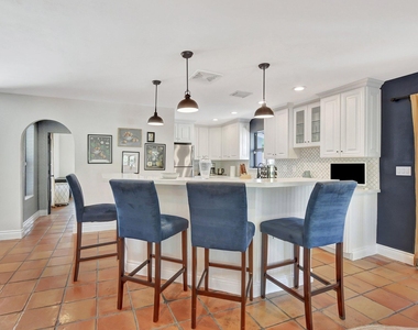 801 Sw 5th Street - Photo Thumbnail 9