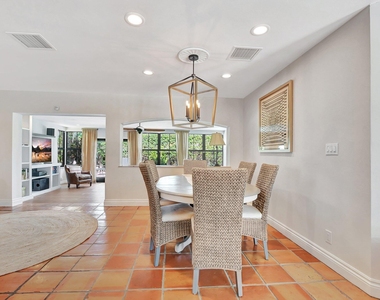 801 Sw 5th Street - Photo Thumbnail 6