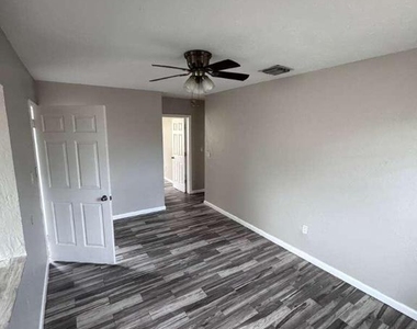 3309 Avenue S - Photo Thumbnail 3